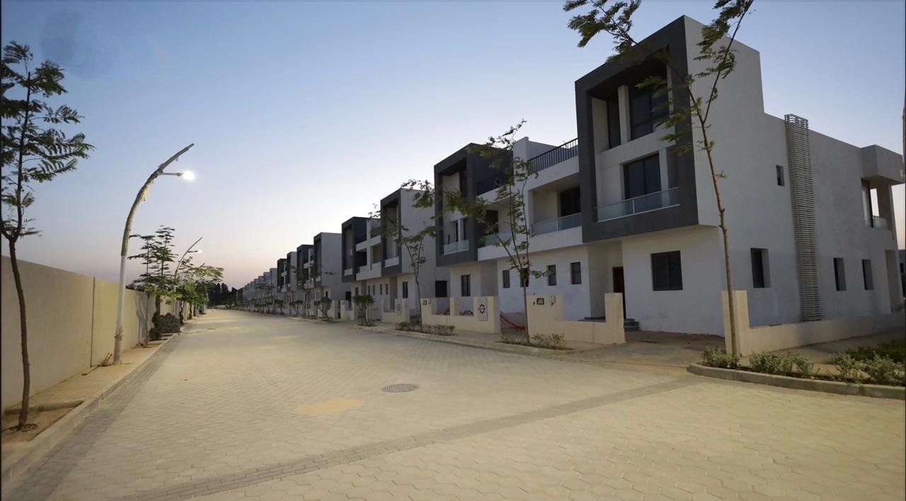 4-Bedroom Twin House