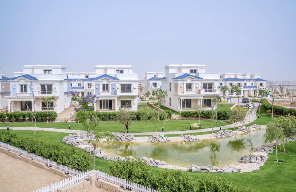 5-Bedroom Town House