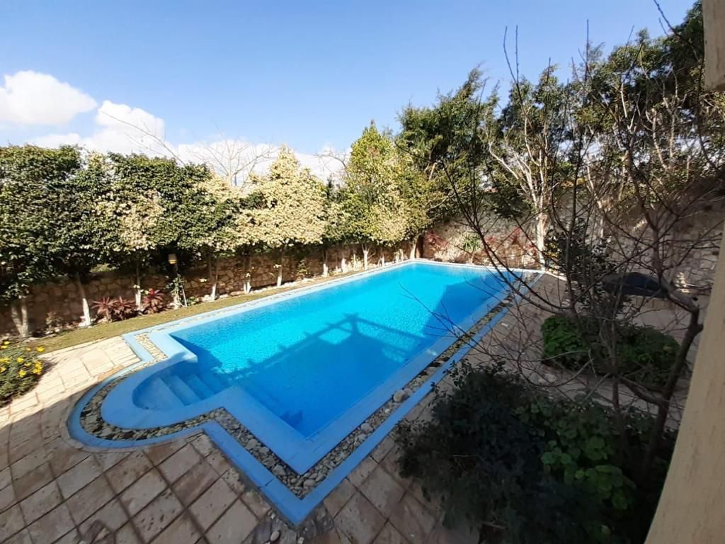 6-Bedroom Villa
