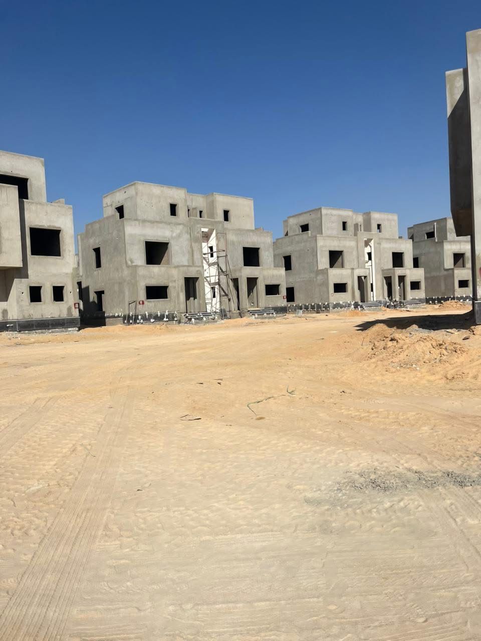 4-Bedroom Twin House