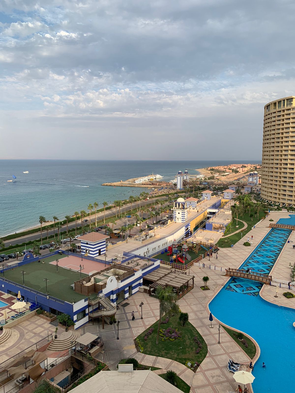 تاون هاوس في بورتو السخنة — RE-25079