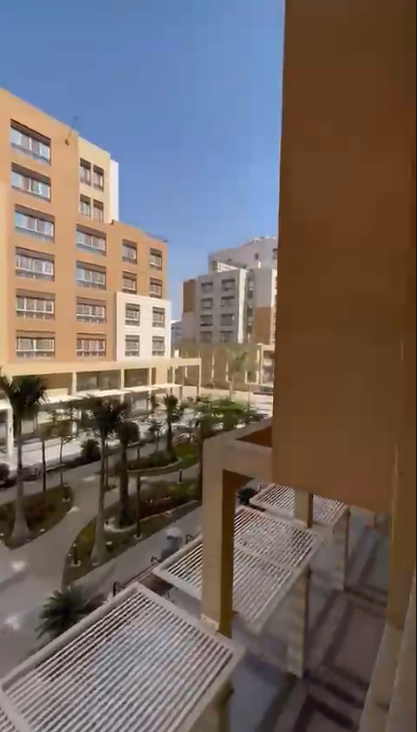 شقة في ممشى افينيوز — RE-13128