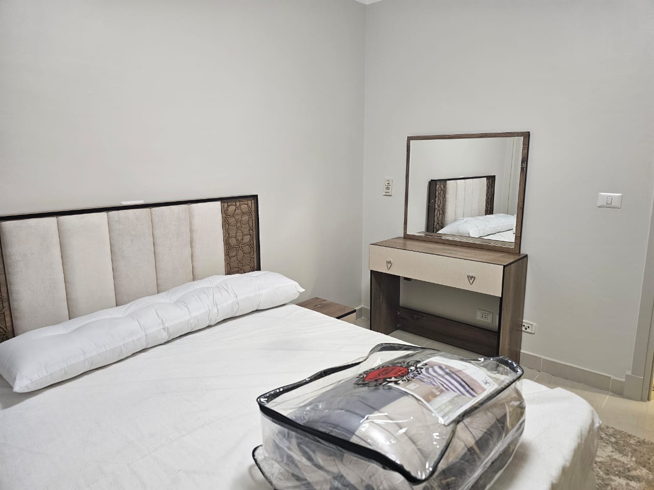 شقة في مدينتي — RE-28452