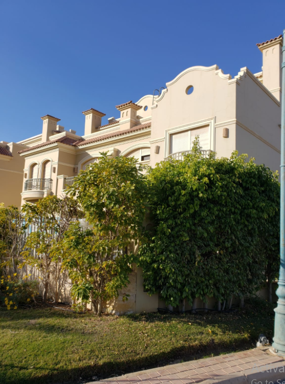 4-Bedroom Twin House