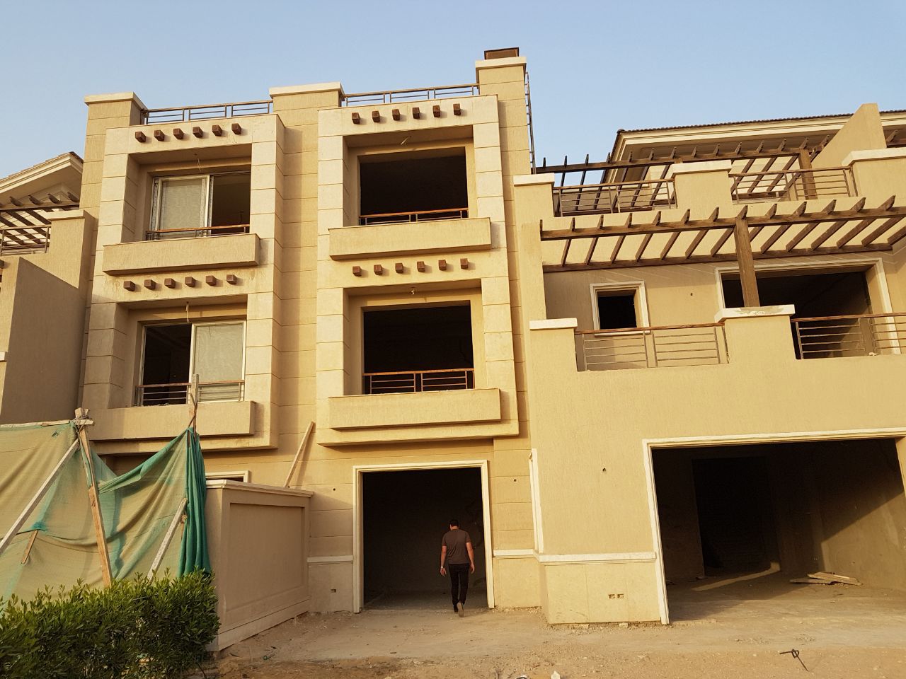 5-Bedroom Town House