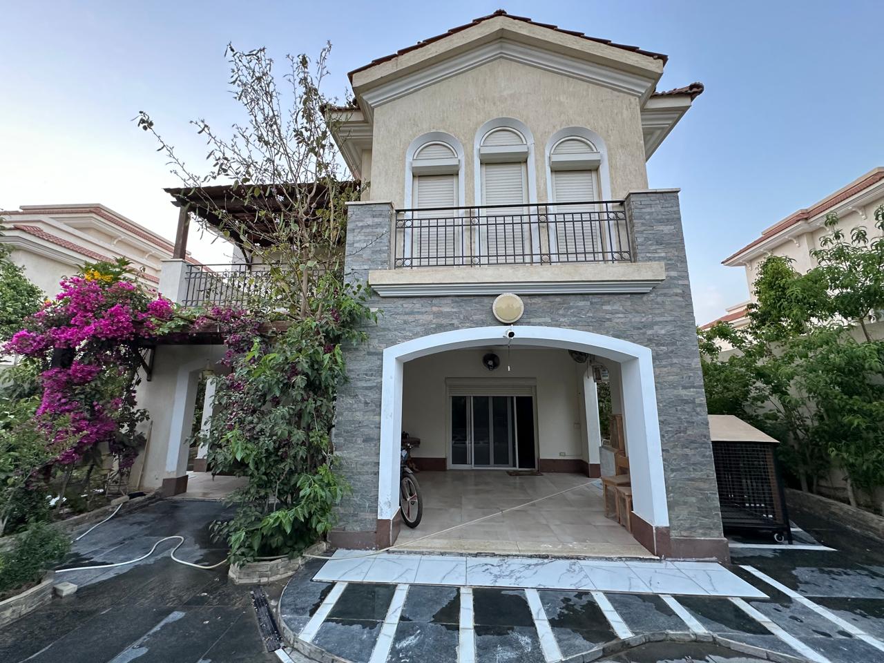 7-Bedroom Villa