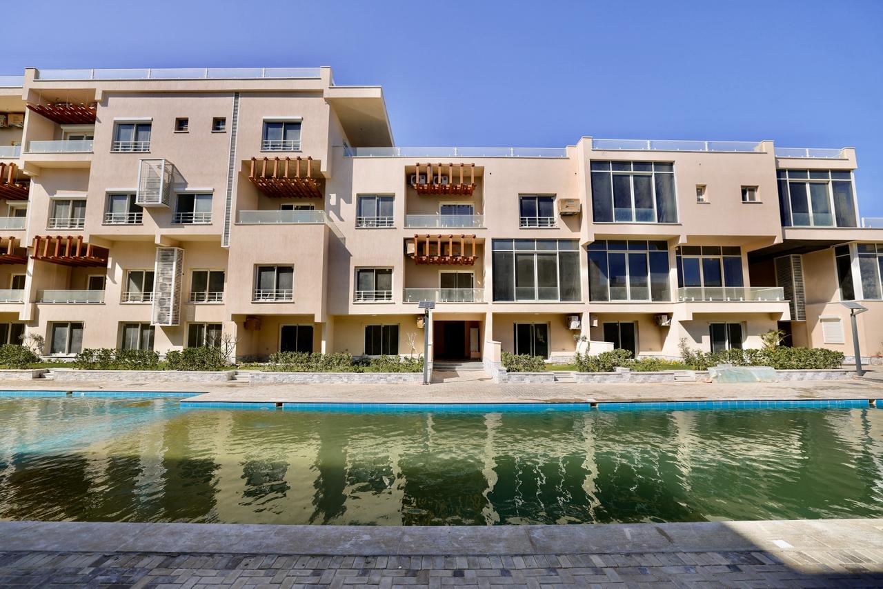 شاليه في دايركشن وايت — RE-27808