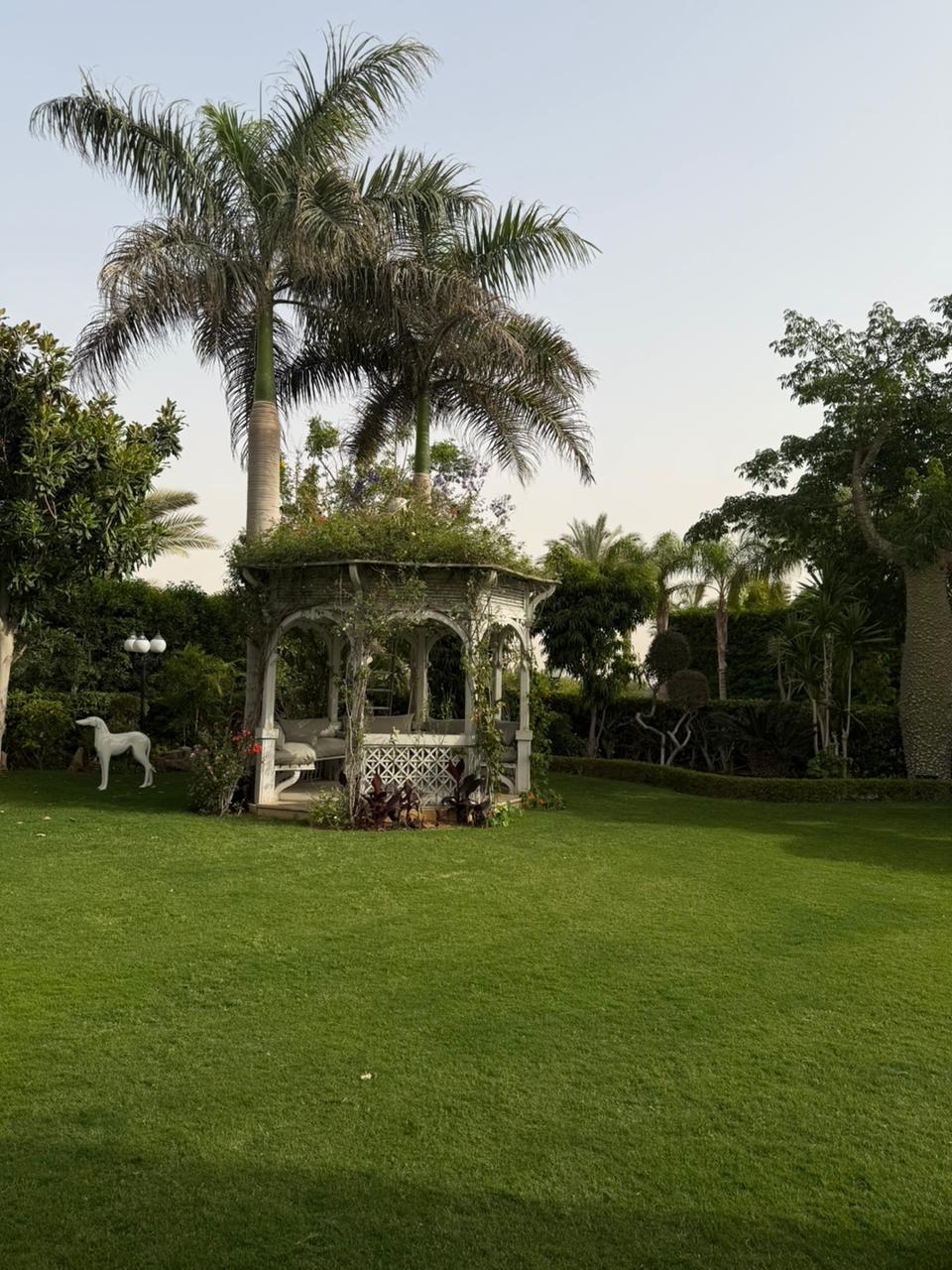 6-Bedroom Villa