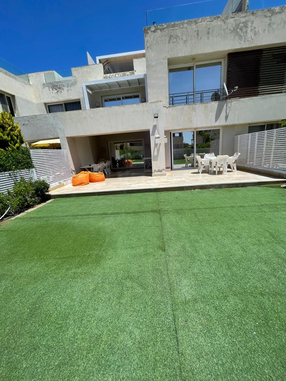 5-Bedroom Town House