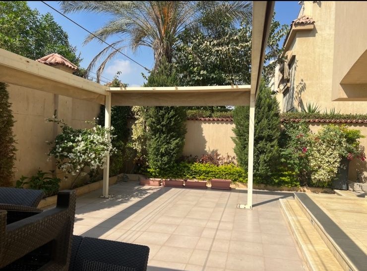 5-Bedroom Town House