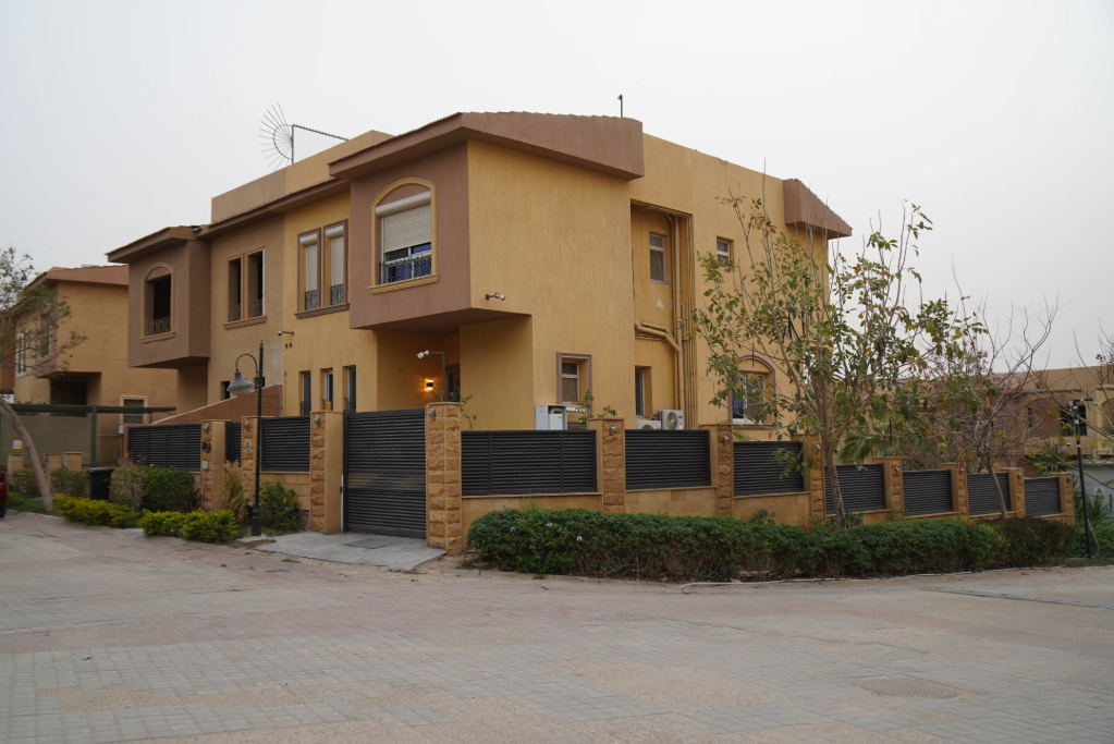 5-Bedroom Twin House
