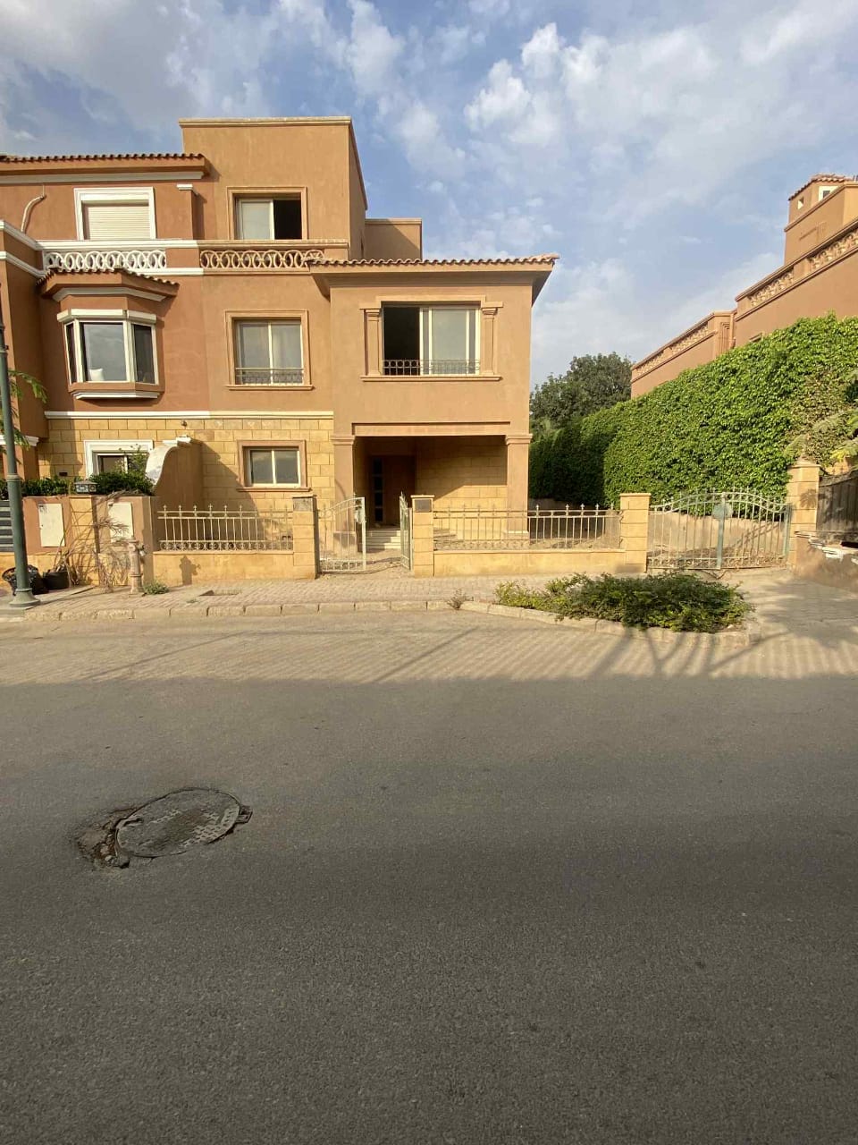 4-Bedroom Twin House