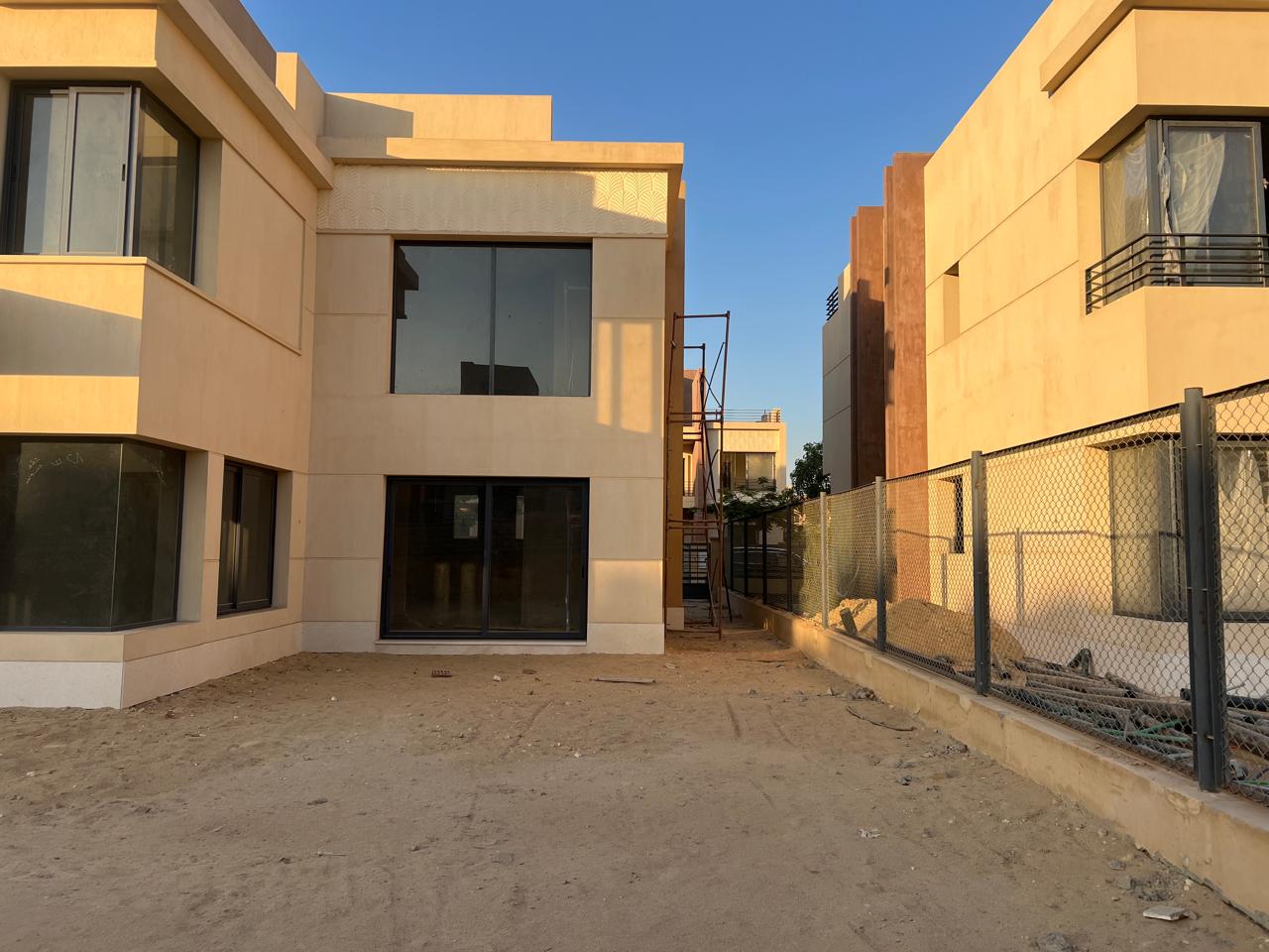 6-Bedroom Villa