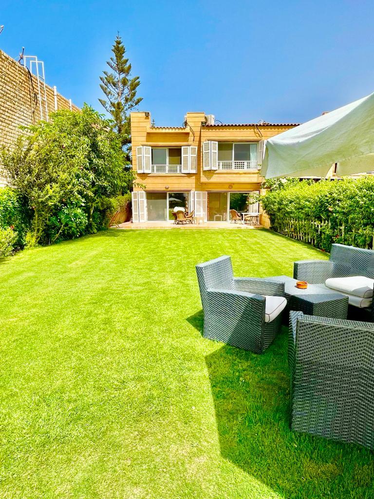 6-Bedroom Villa