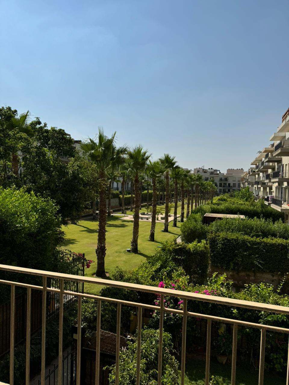 Apartment, 3 BR in Beverly Hills