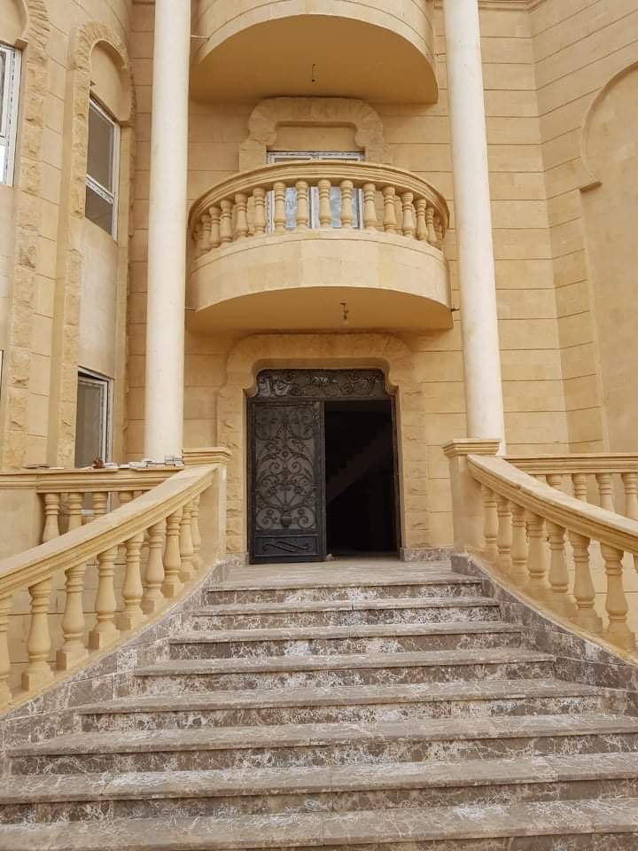 Villa, 7 BR in Beverly Hills