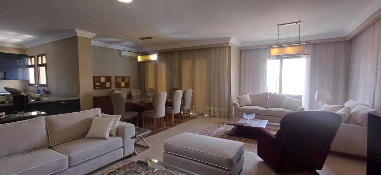 Penthouse, 4 BR in Beverly Hills