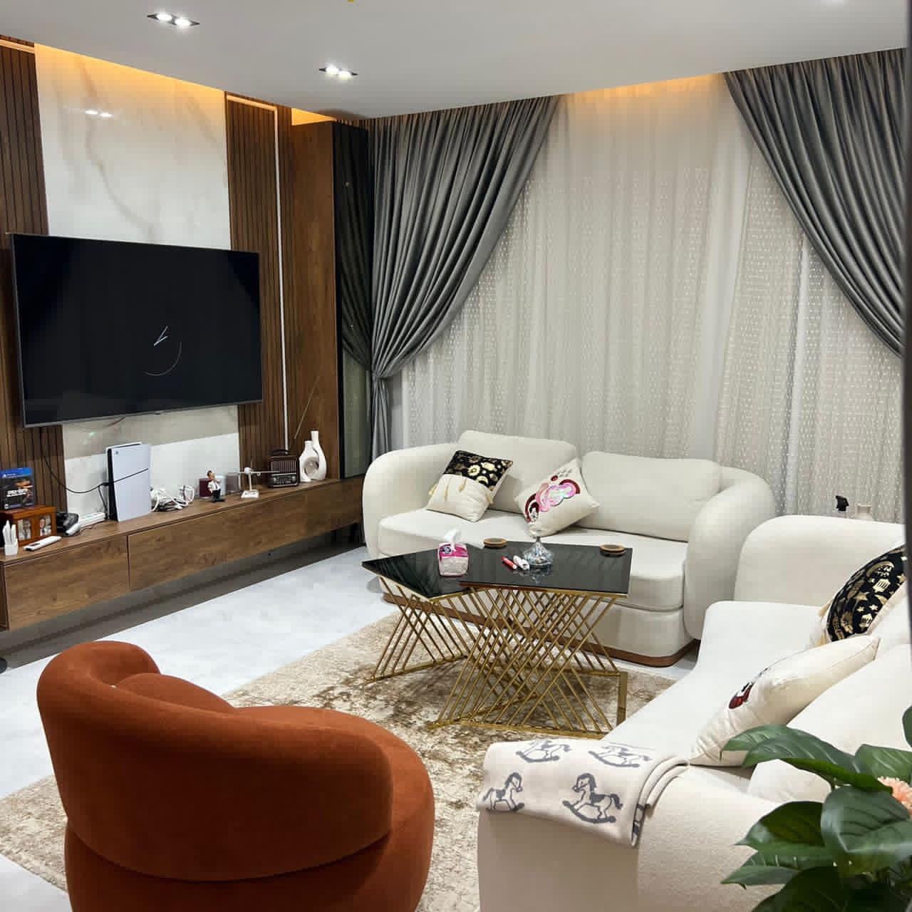 Apartment, 2 BR in Galleria Residence