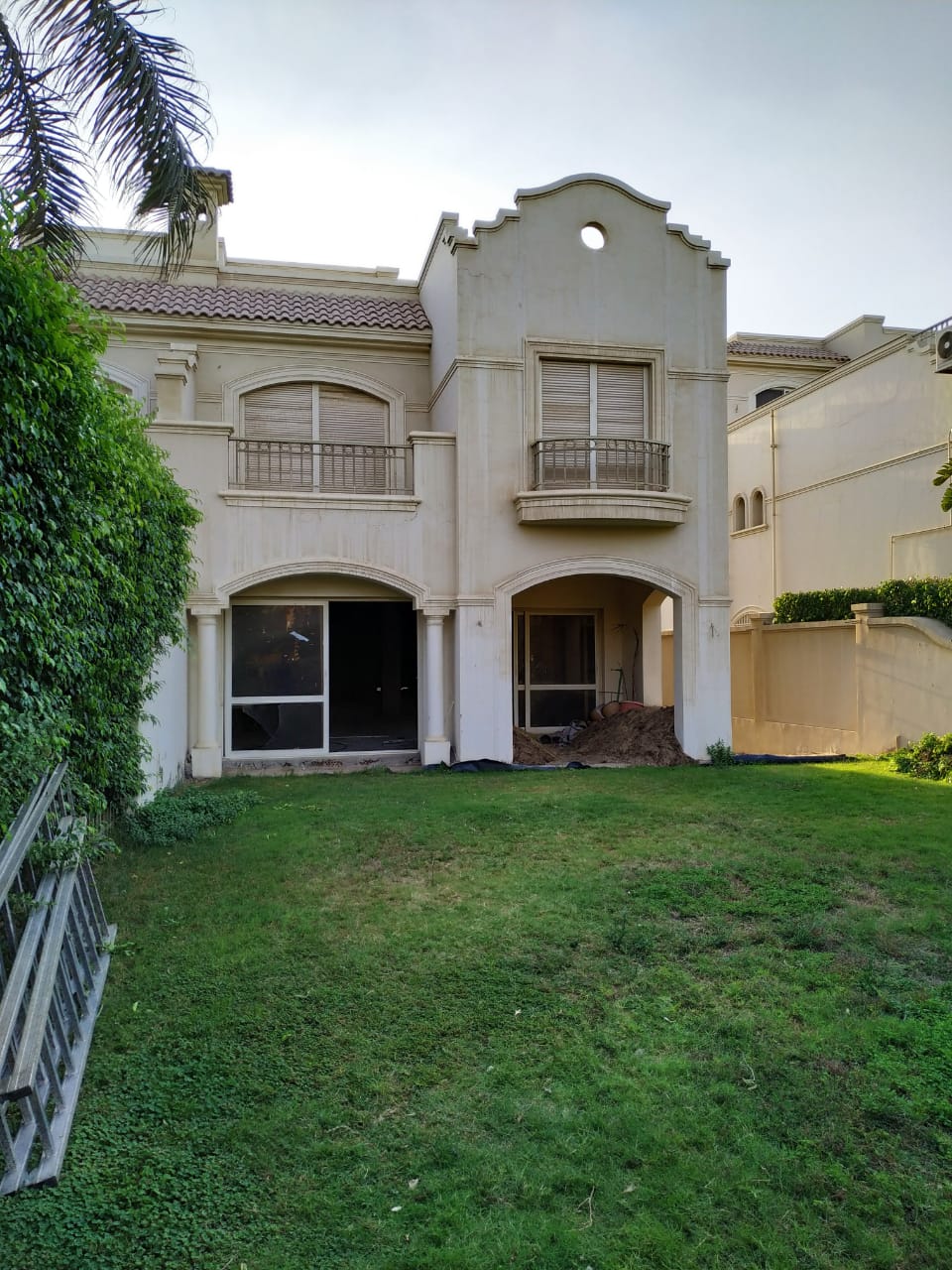 4-Bedroom Twin House
