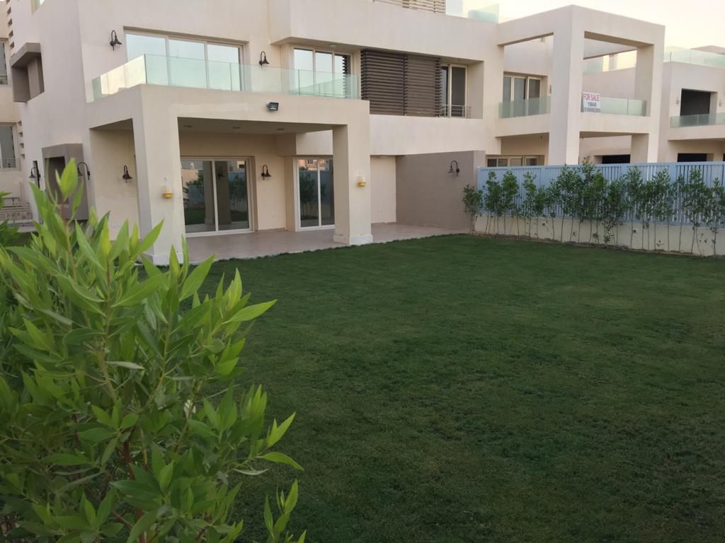 6-Bedroom Twin House