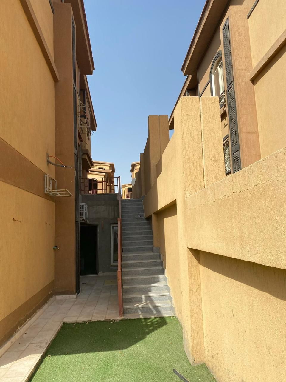 5-Bedroom Twin House
