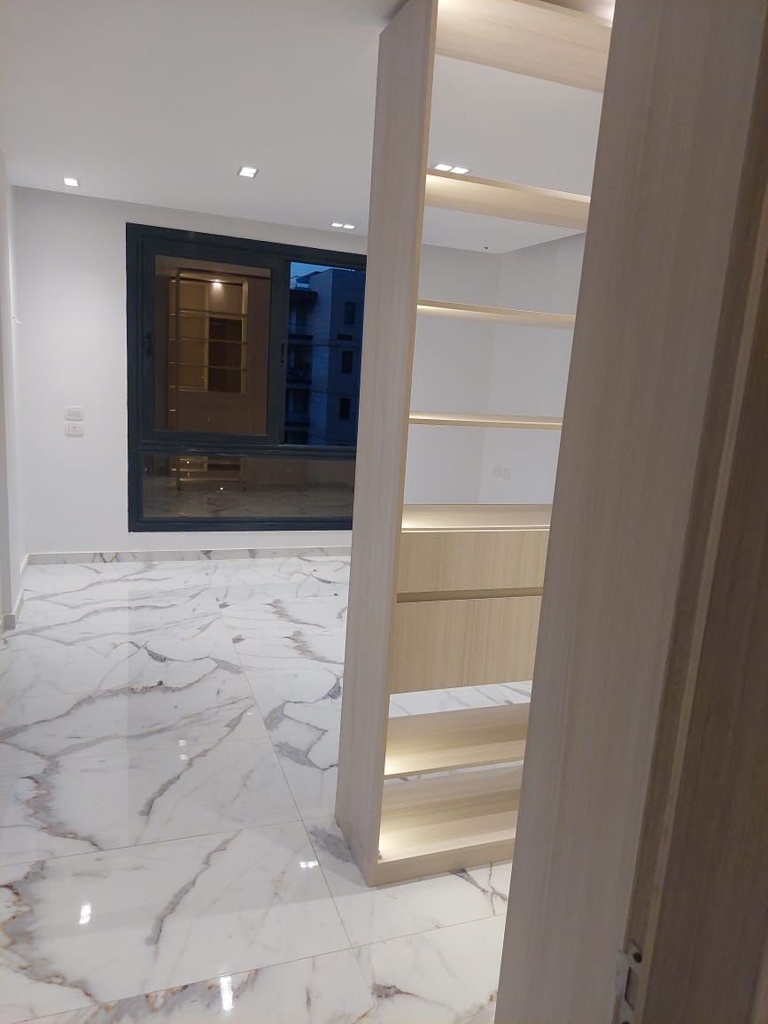 شقة في ازاد — RE-23067