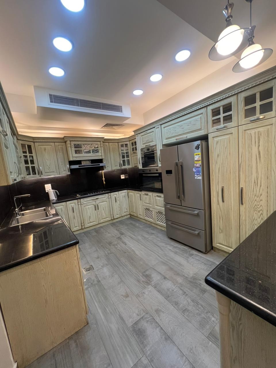 5-Bedroom Town House