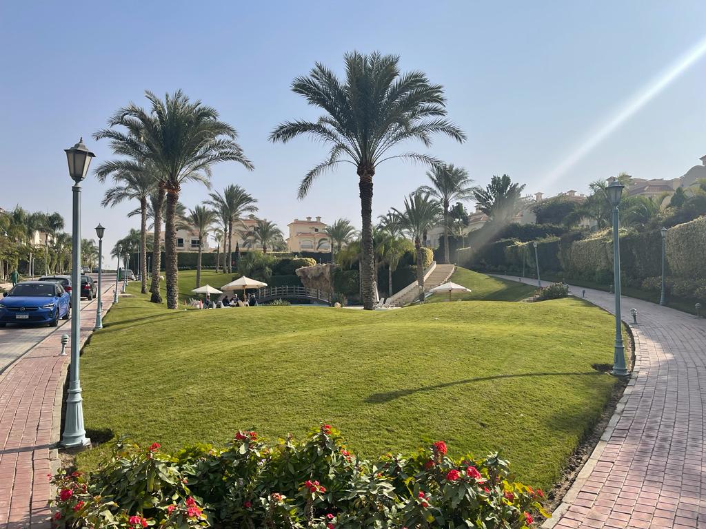 6-Bedroom Villa