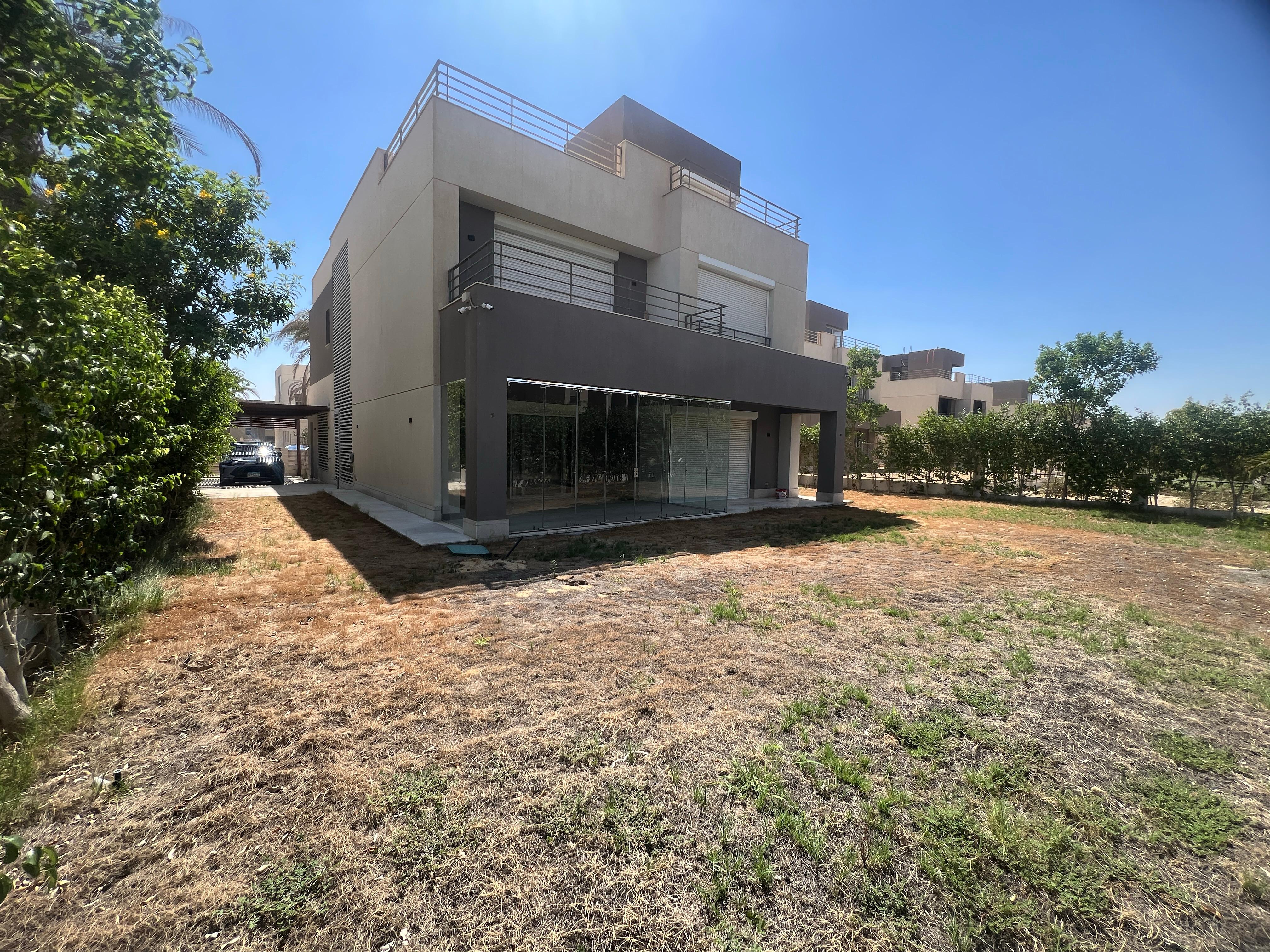 6-Bedroom Villa