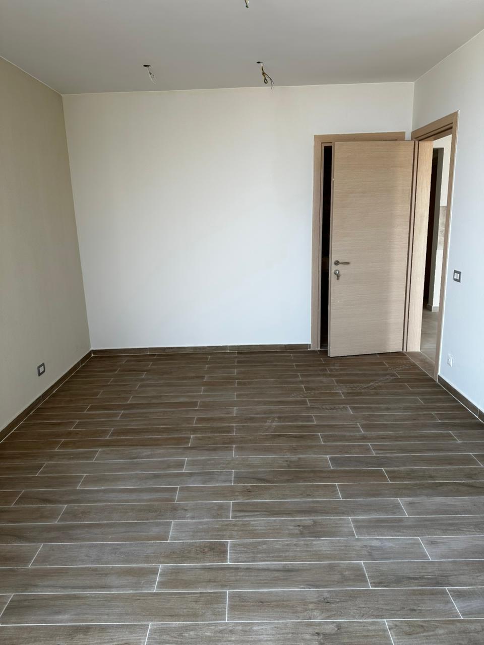 شاليه في المونت جلالة — RE-28964